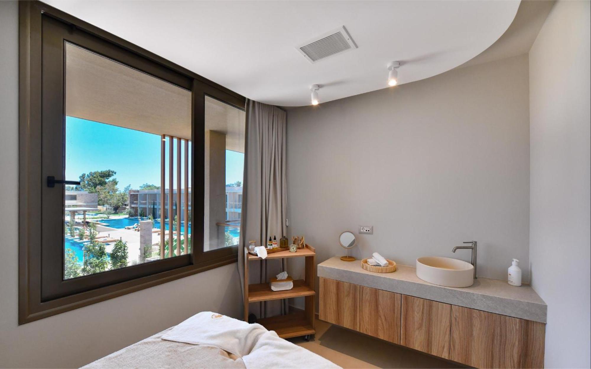 Royal Pearl Island Chios Hotel And Spa エクステリア 写真